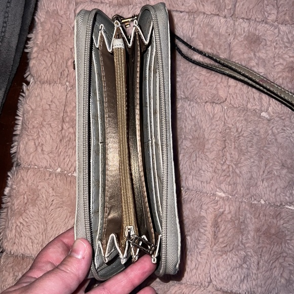 Guess wallet - Picture 3 of 3